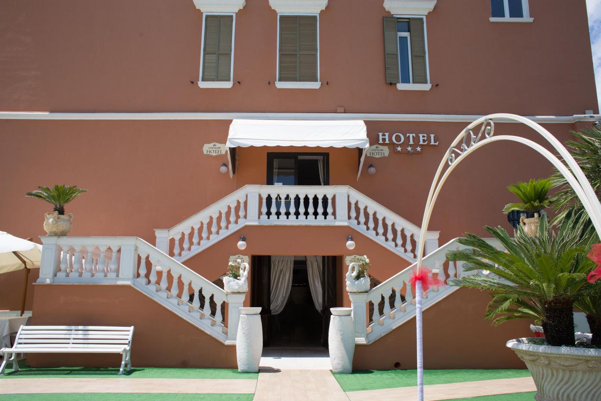 Il Postiglione Hotel - Sala Ricevimenti Minturno Exterior foto
